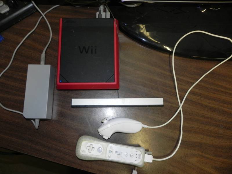 lot 10602 image: Wii Mini Game System
