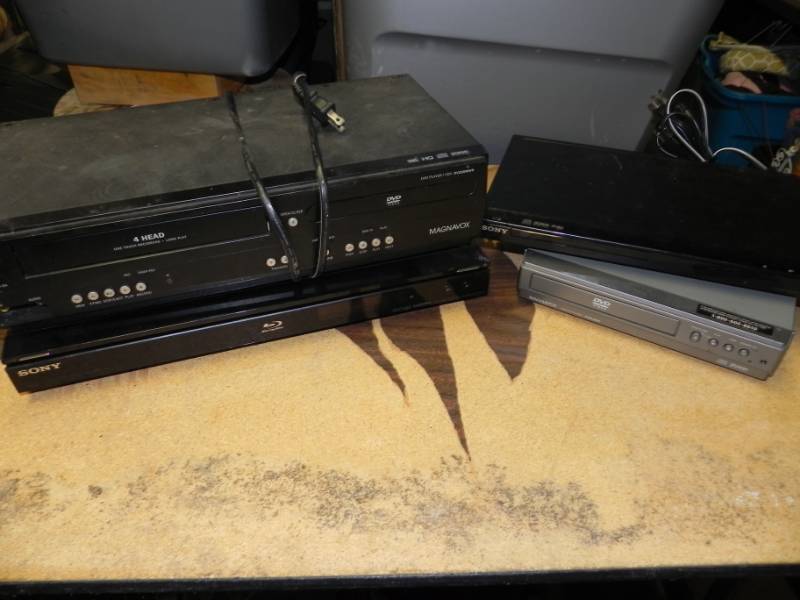 lot 10611 image: BluRay Dvd Player, DVDVHS Combo, And More