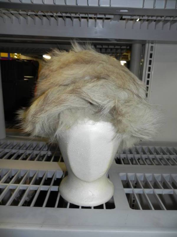 lot 10628 image: Vintage Fur Hat