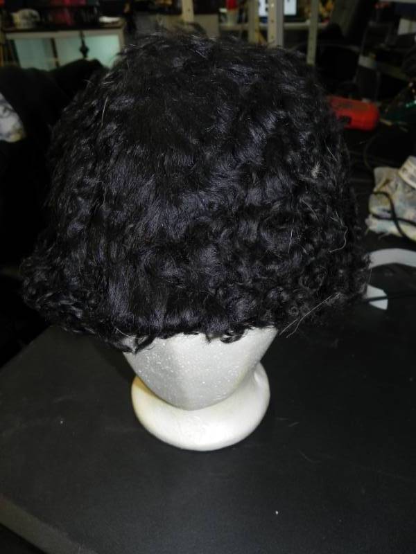 lot 10631 image: Vintage Fur Hat