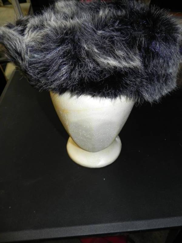 lot 10633 image: Vintage Fur Hat by Miss Collette