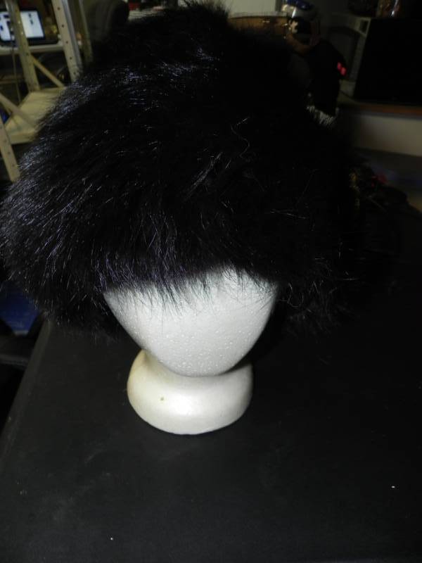 lot 10634 image: Vintage Fur Hat