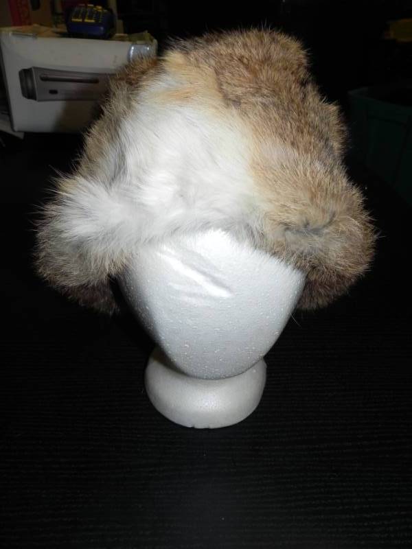 lot 10635 image: Vintage Fur Hat