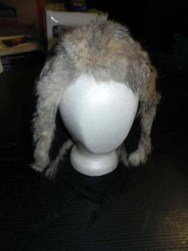lot 10637 image: Vintage Fur Hat