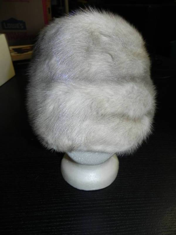 lot 10638 image: Vintage Fur Hat by Deborah