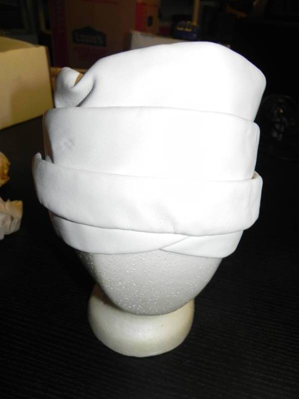 lot 10641 image: Vincent De Koven Ladies Leather Hat and Box