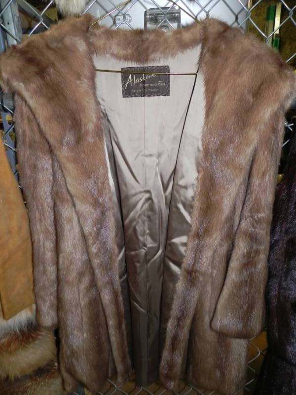 lot 10669 image: Alaskan Custom Built Furs. Super Nice Jacket