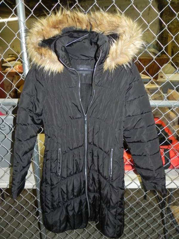 lot 10665 image: Nine West Jacket
