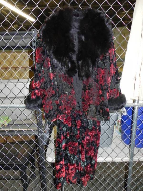 lot 10662 image: Liz Baker Jacket Skirt Set