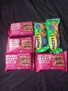 lot 2061 image: Natures Bakery Fig Bars and Motts Cookies Snack Pack Bundle - Retail $8