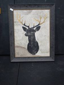 lot 26312 image: Picture Frame w Deer Image