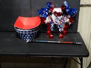 lot 26313 image: Lot of 4th of July Decorations