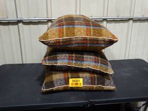 lot 26327 image: 3 Plaid Pillows
