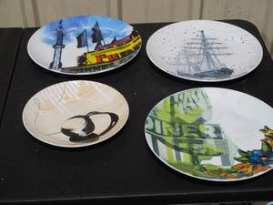 lot 26334 image: 4 Glass Misc. Plates w Different Images on Them