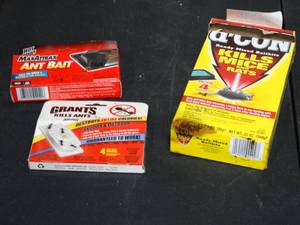 lot 26346 image: Lot of Misc. Ant & Mouse Traps