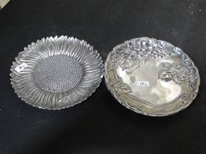 lot 26361 image: Twin Perfect Co. Sunflower Plate & Arthur Court Grape Vine Plate