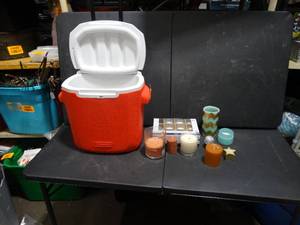lot 26404 image: Small Orange Coleman Cooler w Candles