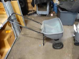 lot 26439 image: Sta-Green Grass Spreader