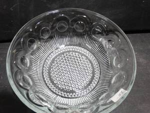 lot 26475 image: Glass Fruit Bowl