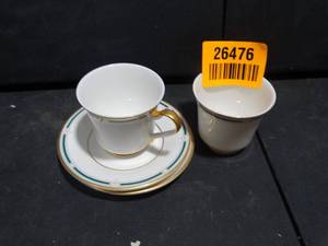 lot 26476 image: 2 Tea Cups w Plates