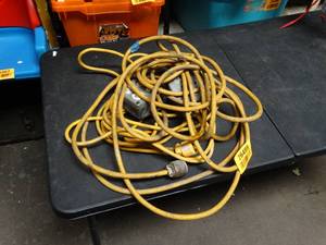 lot 26499 image: Lot of Industrial Outlets