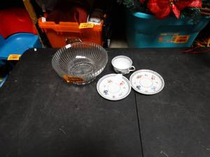 lot 26520 image: Clarks Grow & Feed Handmade Cups & Plates Set