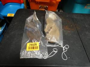 lot 26528 image: 2 New Pairs of Womens Flip Flops (7-8)