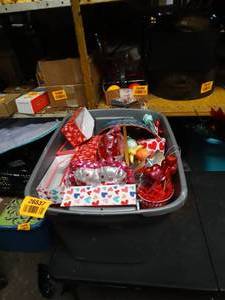 lot 26537 image: Lot of Misc. Valentine Items