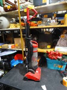 lot 26540 image: Dirt Devil Vacuum Cleaner