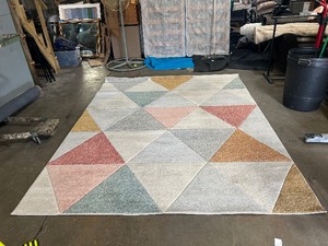 lot 22506 image: Ruby Collection Triangle Design Rug