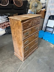 lot 22520 image: 7 Drawer Wooden Dresser