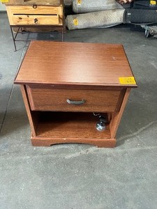 lot 22524 image: Nice Wooden Side Table