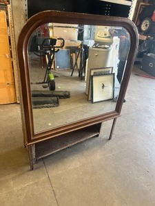 lot 22562 image: Beautiful Wooden Dresser Mirror