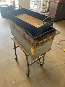 lot 22604 image: Portable Propane Fryer