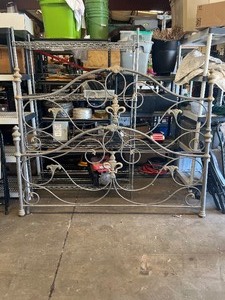 lot 22616 image: Metal Queen Size Bed Frame