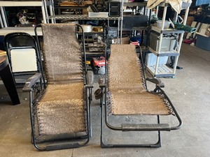 lot 22617 image: 2 Outdoor Reclining Lawn Chairs