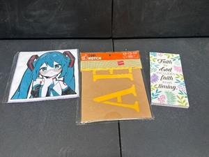 lot 26381 image: New Misc. Art Supplies