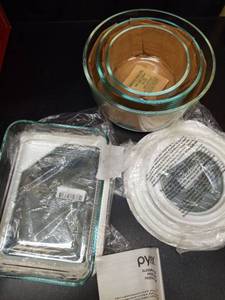 lot 1048 image: 4 pc Pyrex Airtight Anti-Spill Proof Tempered Storage Containers 8pc SetMicrowave & Oven Safe - Retail $35
