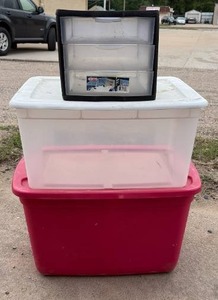 lot 19 image: Plastic Storage Container Set with Drawer Organizer