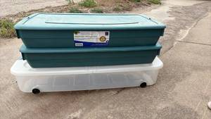 lot 20 image: Plastic Underbed Storage Box Set with Wheels and Snap Lock Lids