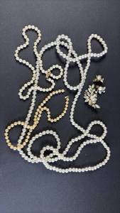 lot 30 image: Pearl Necklace Lot with Vintage Crystal Rhinestone Earrings and Brooch