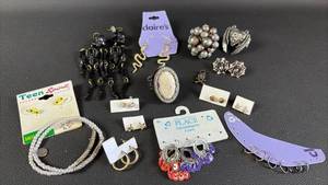 lot 32 image: Youth Sized Gothic and Funshine Jewelry Assortment