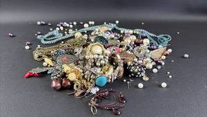 lot 33 image: Jewelry Making Smorgasbord of Beads, Bangles and Bling