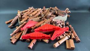 lot 37 image: Lincoln Logs Toy Bulk