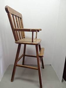 lot 54 image: WoodBurlwood High Chair for Childrens Play