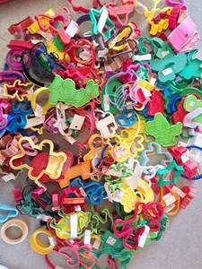 lot 59 image: LARGE Vintage Cookie Cutter Collection - Uncommon Shapes with Great Detail