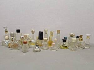 lot 68 image: Miniature Perfume Bottle Collection