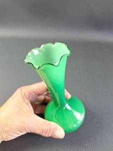 lot 76 image: Green Glass Bud Vase with Ruffled Rim