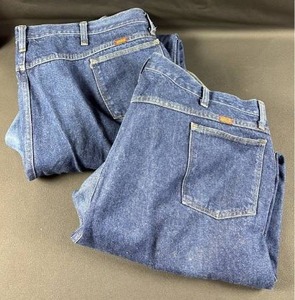 lot 85 image: 2 Pair 45W 32L Rustler Jeans ( a few marks on one pair)