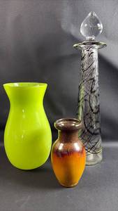 lot 101 image: (3) Assorted Vases